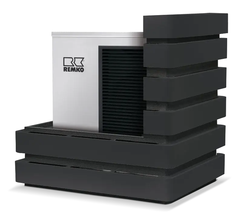 Osłona wyciszająca pompy ciepła serii SWK w kolorze czarnym. Wycisz pompe ciepła o 6 db(A)